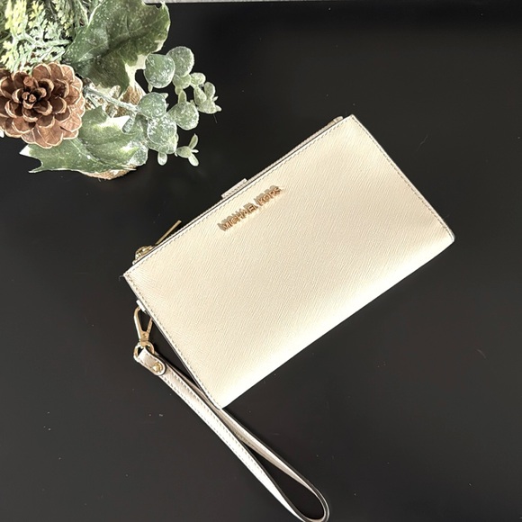 Michale Kors Jet Set Doublee Zip Wristlet Wallet - Picture 1 of 13